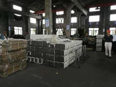 南通正道领导考察工厂的加工和现场管理